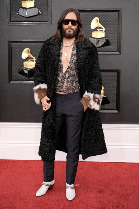 jared leto en la alfombra roja de los grammy 2022