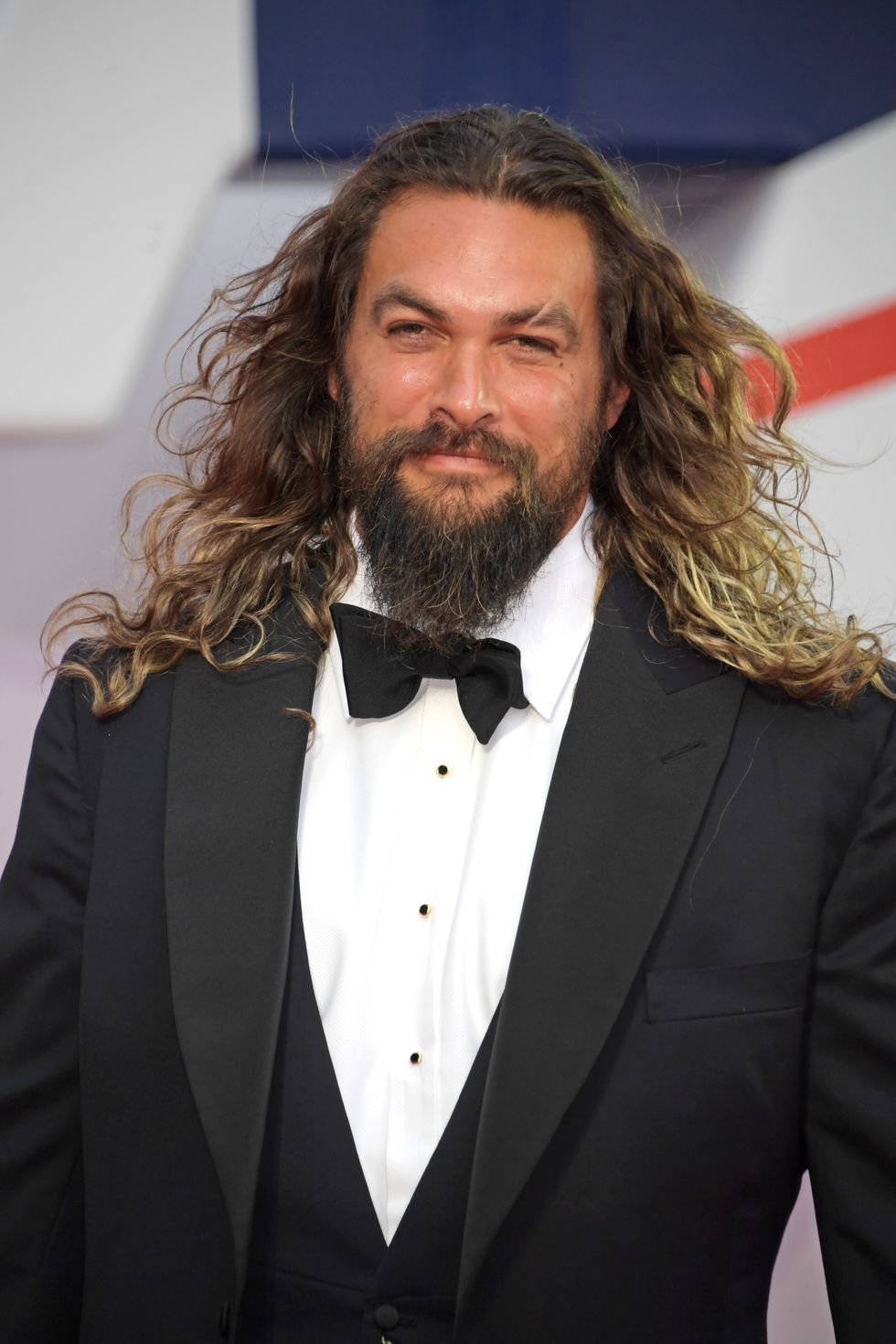Jason Momoa's Son Looks Just Like Him at the 'No Time To Die' Premiere thumbnail