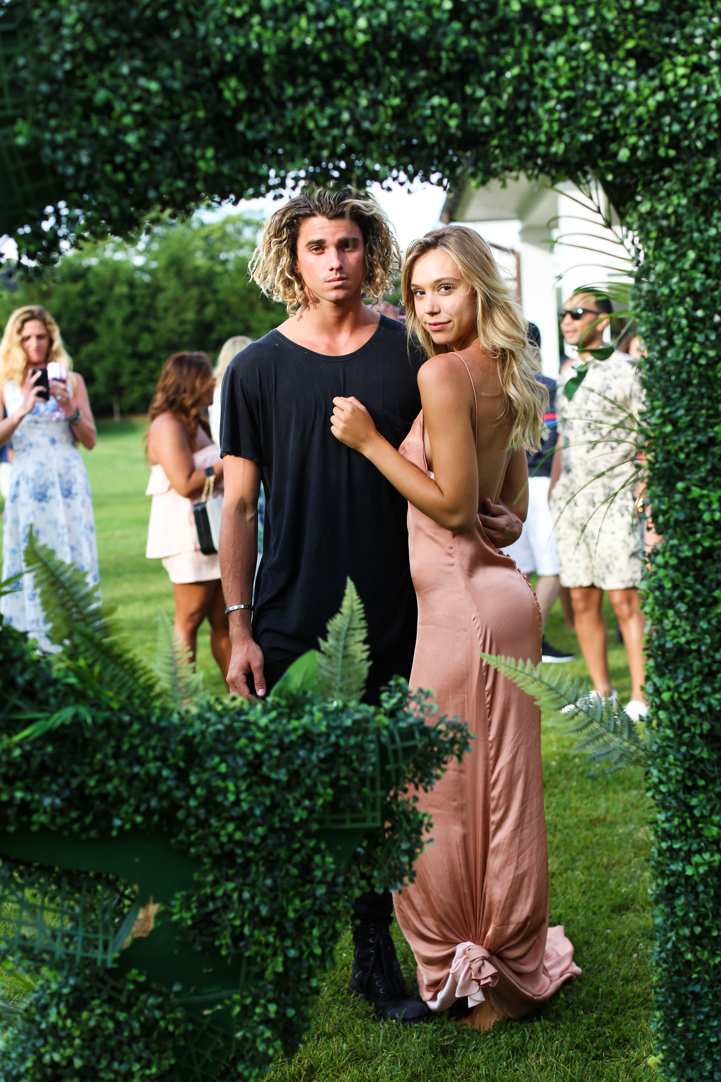 Instagram Couple Alexis Ren And Jay Alvarrez's Break Up Got Messy With ...