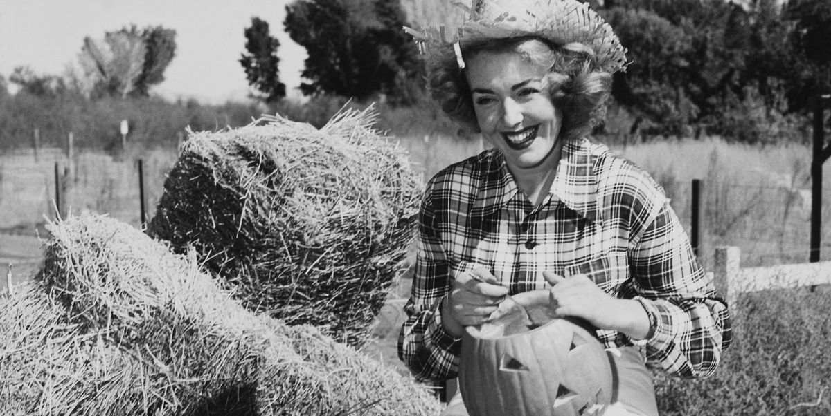 40 Vintage Halloween Costumes That You Could Still Pull off Today