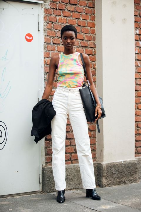 jeans bianchi abbinamenti moda trend 2022