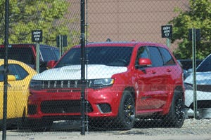 21 Jeep Grand Cherokee Trackhawk Review Pricing And Specs