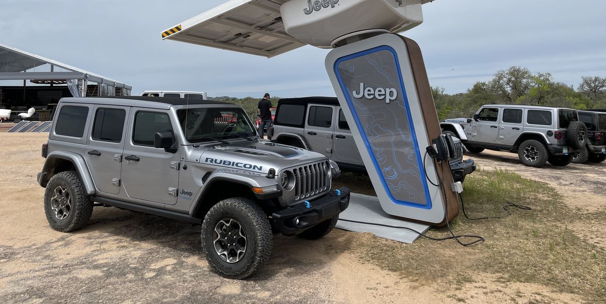 The Jeep Wrangler 4xe Is a Screaming Deal to Lease