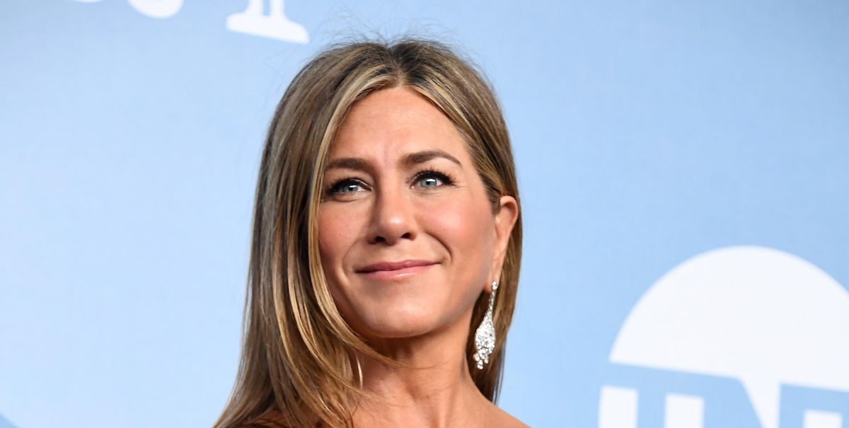 Jennifer Aniston Poses At The 26th Annual Screen News Photo 1621621286.?crop=1.00xw 0.351xh;0,0.0390xh&resize=1200 *
