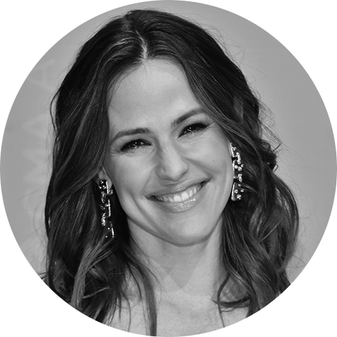 Hair, Face, White, Facial expression, Eyebrow, Smile, Beauty, Chin, Hairstyle, Black-and-white, Hair, Face, White, Facial expression, Eyebrow, Smile, Beauty, Chin, Hairstyle, Black-and-white,