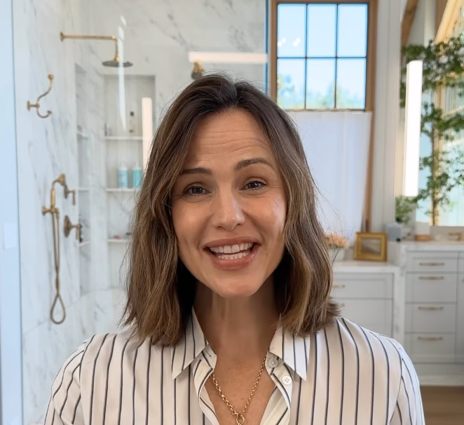 Jennifer Garner Shares Her 'No Effort Solution' for Perfectly Air-Dried Hair