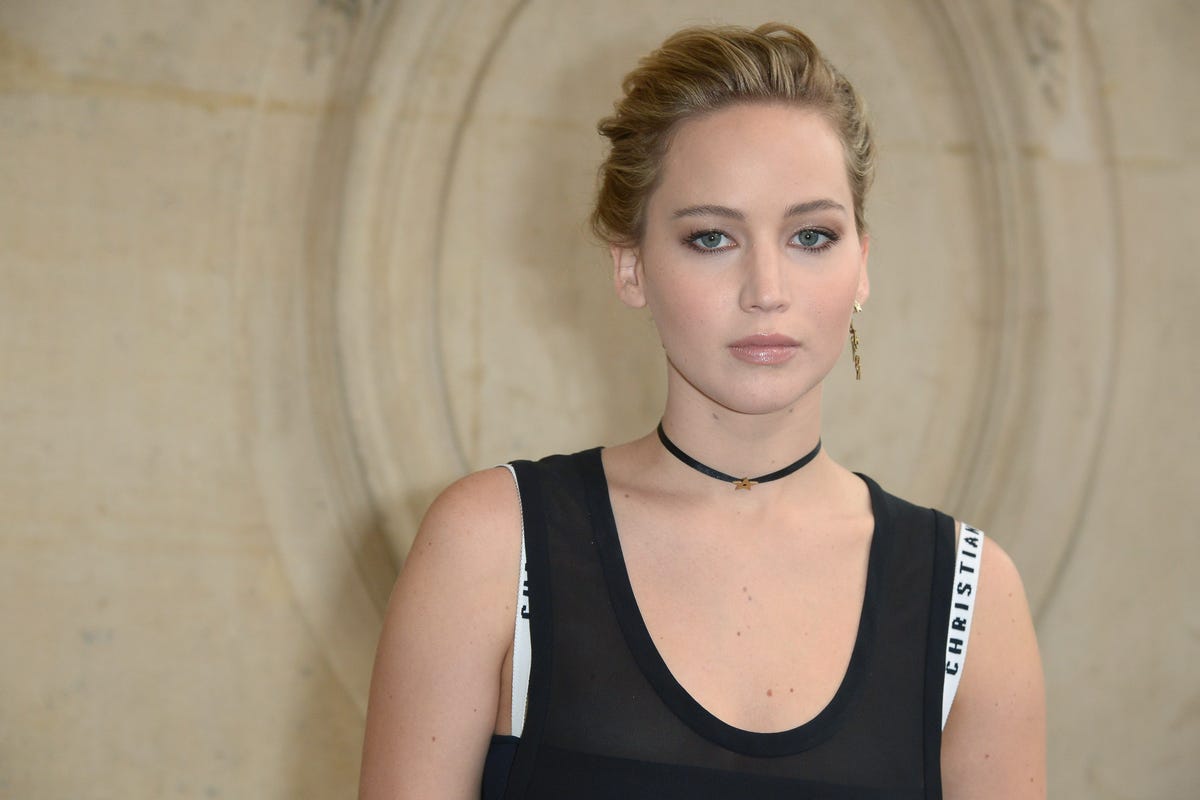 Jennifer Lawrence Writes Post Election Essay Urges Women To Be Loud 