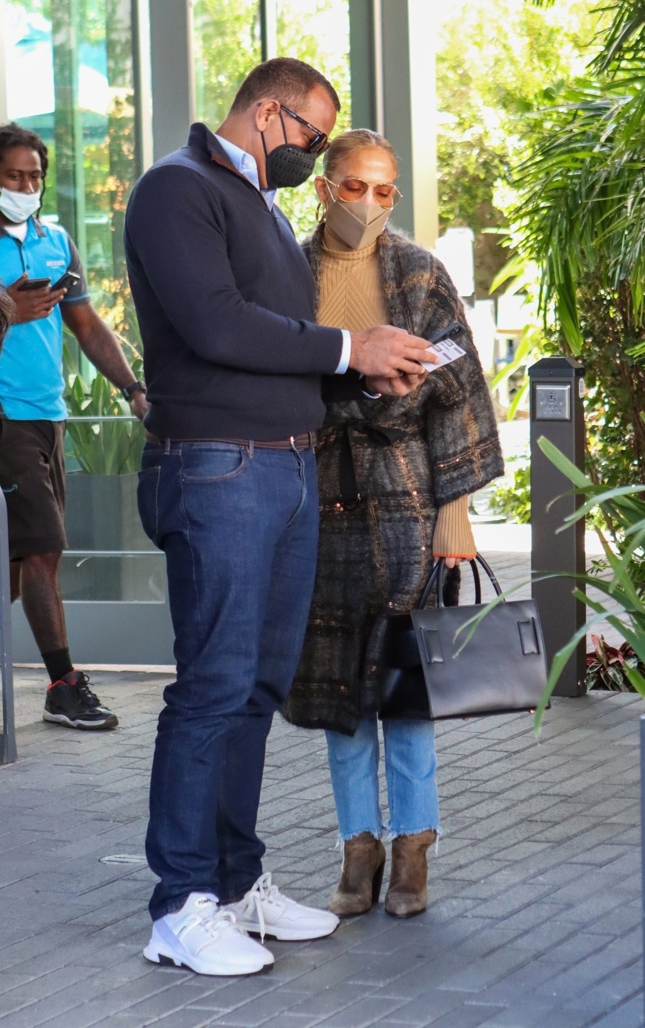 Jennifer Lopez Wore a Great Tweed Coat on a Lunch Date With Alex Rodriguez