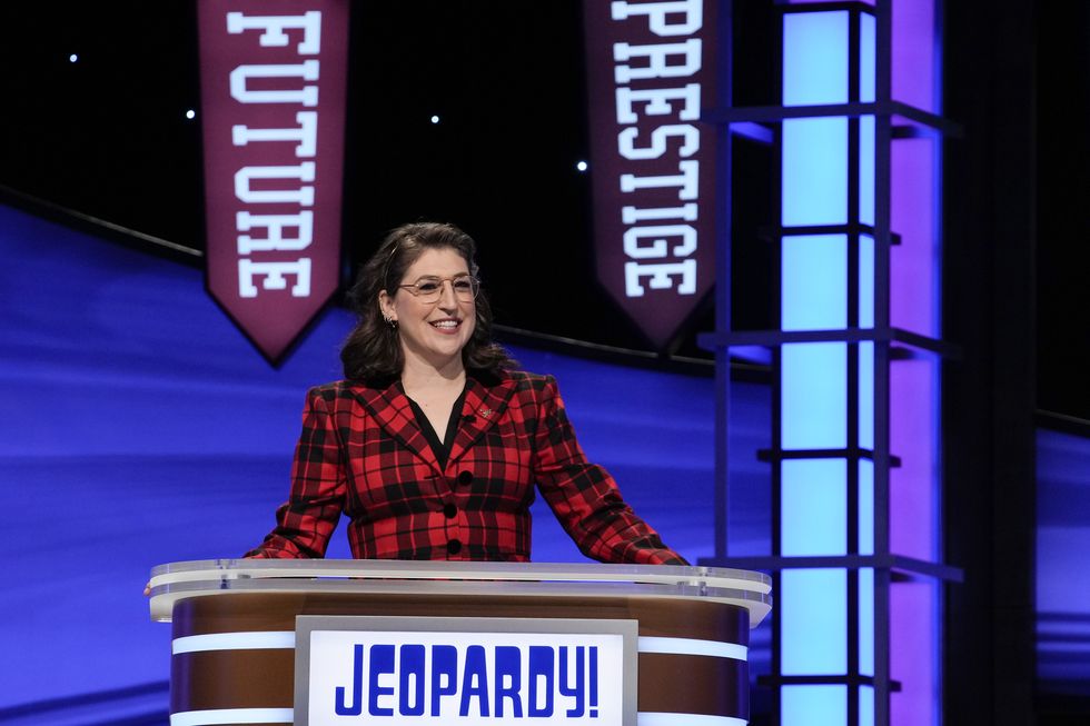 Mayim Bialik Is Being Very Clear: She Wants the Permanent <em>Jeopardy!</em> Gig thumbnail
