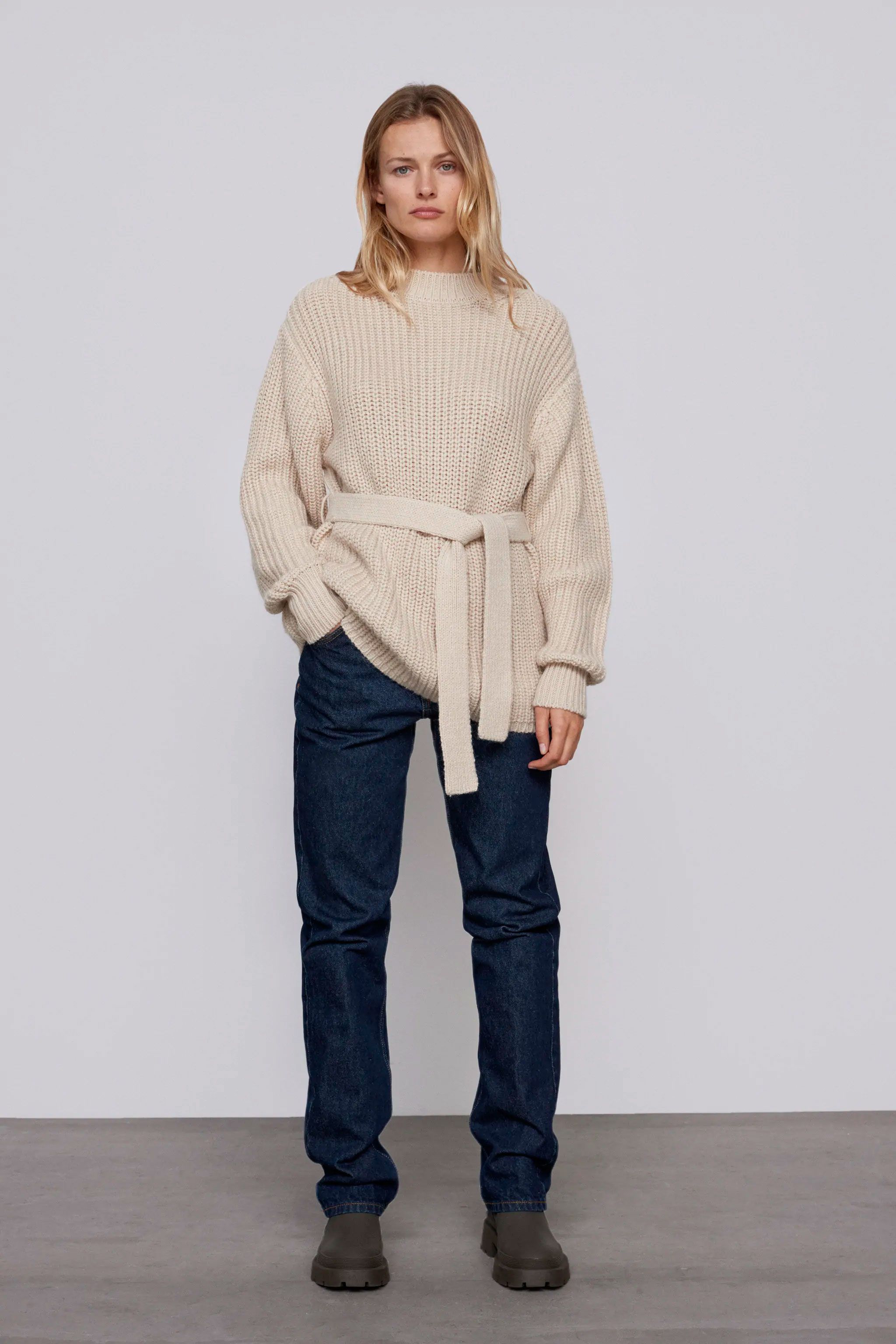 El jersey de Zara que se transforma en vestido hace cintura fina El jersey de Zara que se transforma en vestido hace cintura fina
