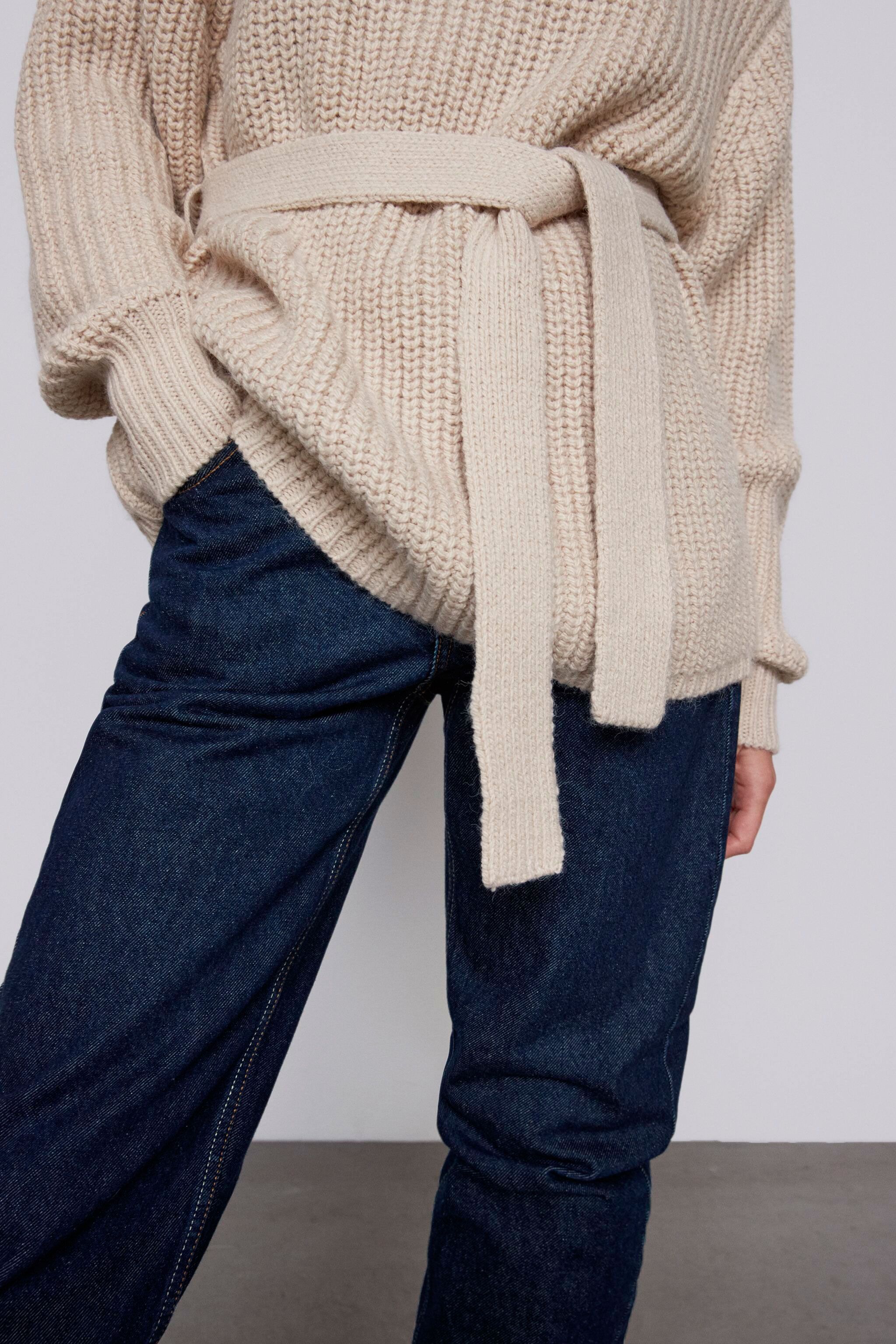 El jersey de Zara que se transforma en vestido hace cintura fina El jersey de Zara que se transforma en vestido hace cintura fina
