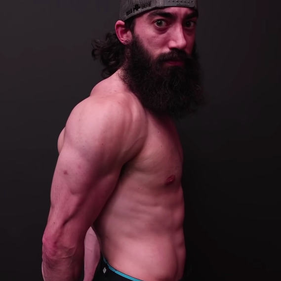 A Skinny Guy Shared How He Built Bigger, Stronger Shoulders