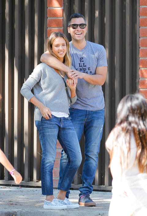 Jessica Alba And Cash Warren S Body Language Explained