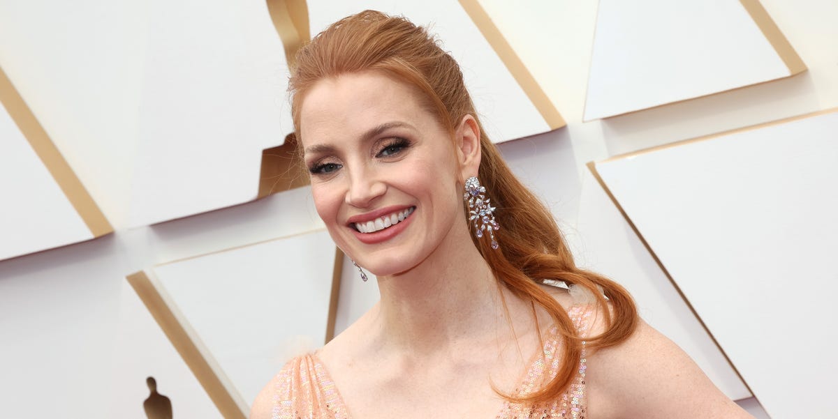 Jessica Chastain’s classic Hollywood makeup for Best Actress win