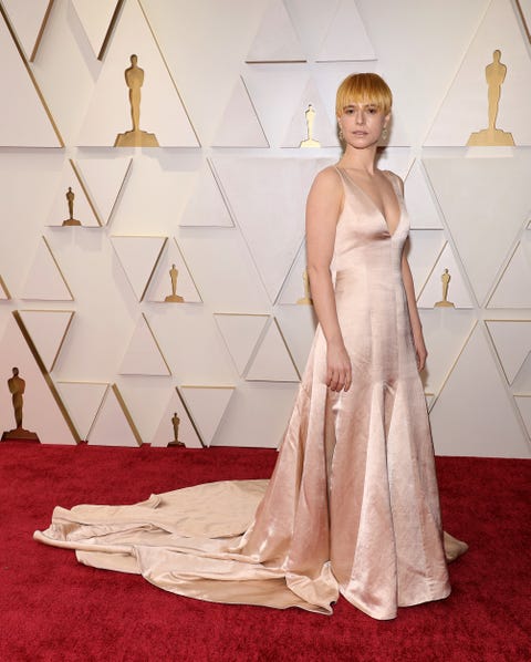 jessie buckley 2022 oscars