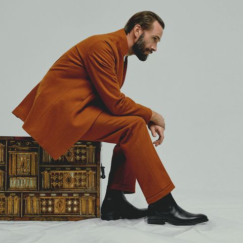 Joseph Fiennes como imagen de portada de Esquire España