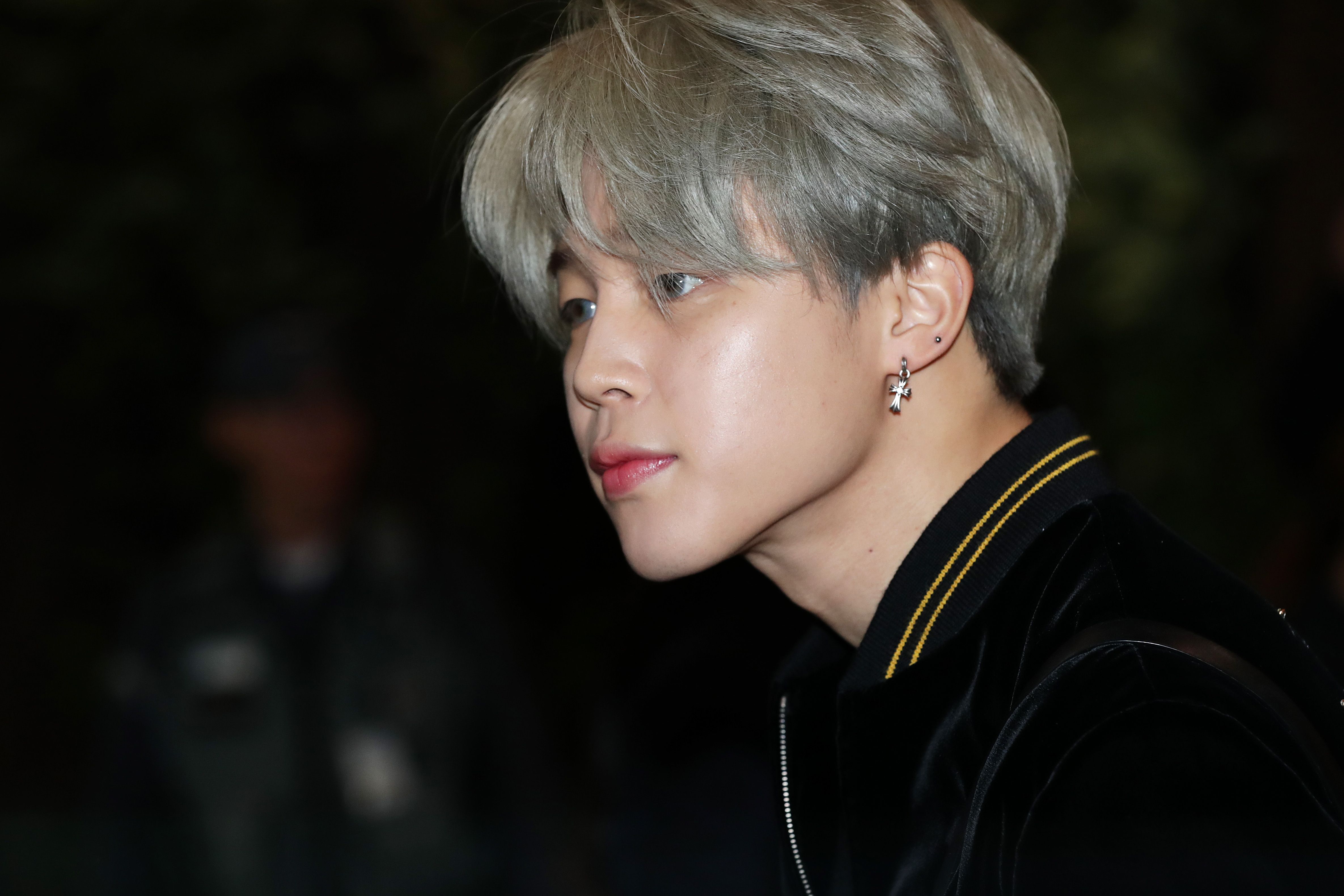 21年最新 Bts 防弾少年団 ジミンのヘアスタイル ヘアカラー48連発 マネしたいおしゃれな髪型を厳選してご紹介 21年最新 Bts 防弾少年団 ジミンのヘアスタイル ヘアカラー48連発 マネしたいおしゃれな髪型を厳選してご紹介