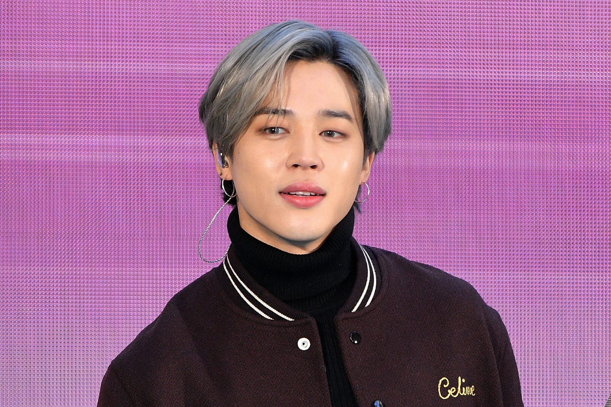 満ち欠けを表現?BTS・ジミンの「三日月タトゥー」に驚きの声 満ち欠けを表現?BTS・ジミンの「三日月タトゥー」に驚きの声