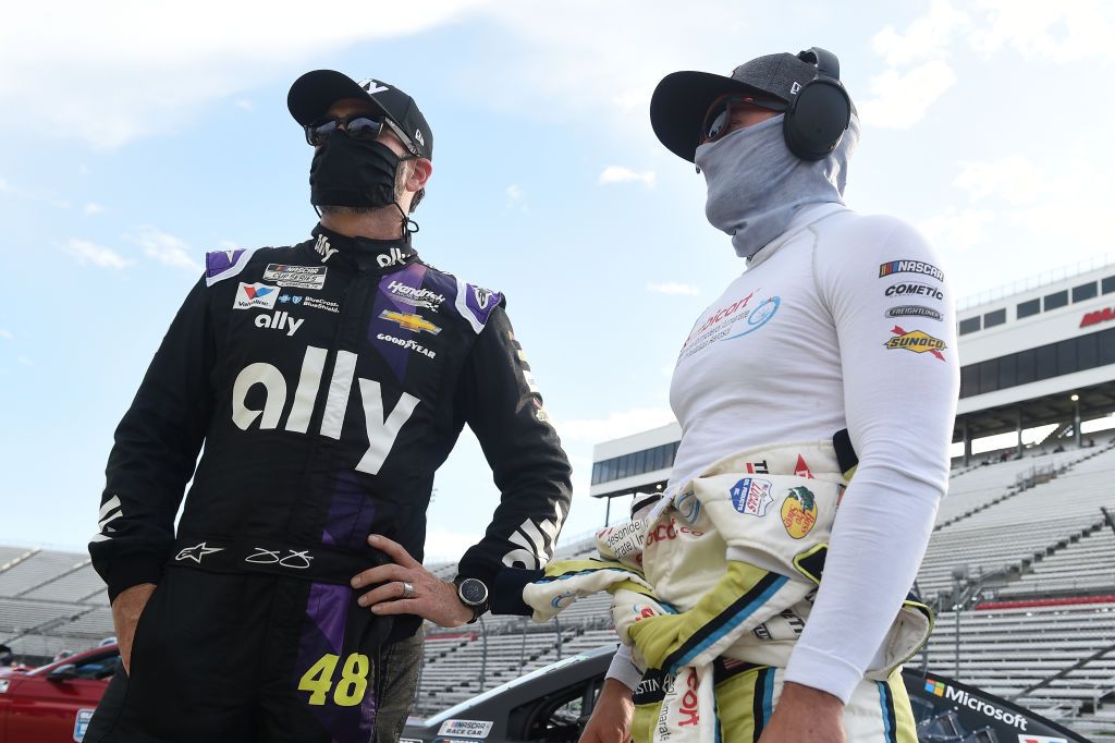 48 - COVID-19: Jimmie Johnson, sept fois champion de NASCAR, testé positif. Jimmie-johnson-driver-of-the-ally-chevrolet-and-austin-news-photo-1593816035