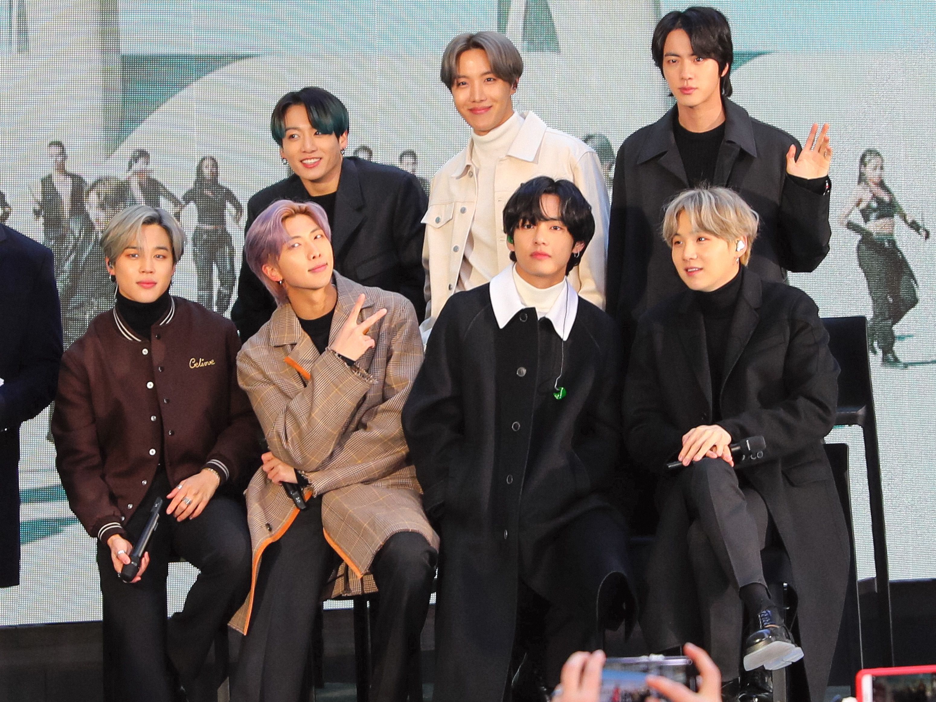 Bts 防弾少年団 の昔と今をbefore Afterで総覧 ファッション メイク ヘア 衣装の変遷を徹底比較 Bts 防弾少年団 の昔と今をbefore Afterで総覧 ファッション メイク ヘア 衣装の変遷を徹底比較