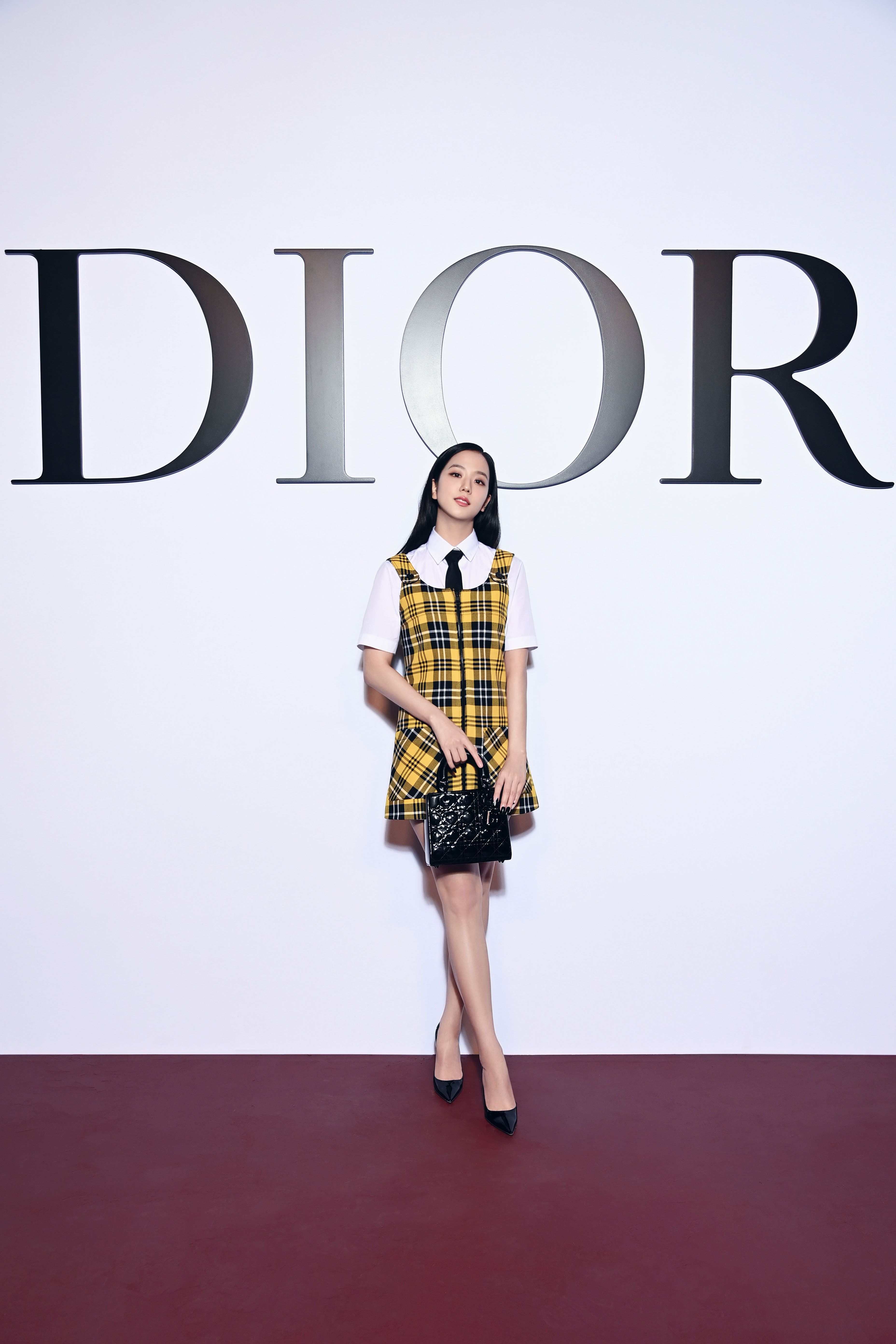 jisoo dior fashion show