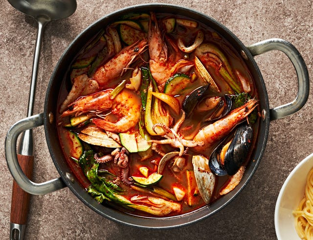 Jjampong (Korean Spicy Seafood Noodle Soup) jjampong korean spicy seafood noodle soup