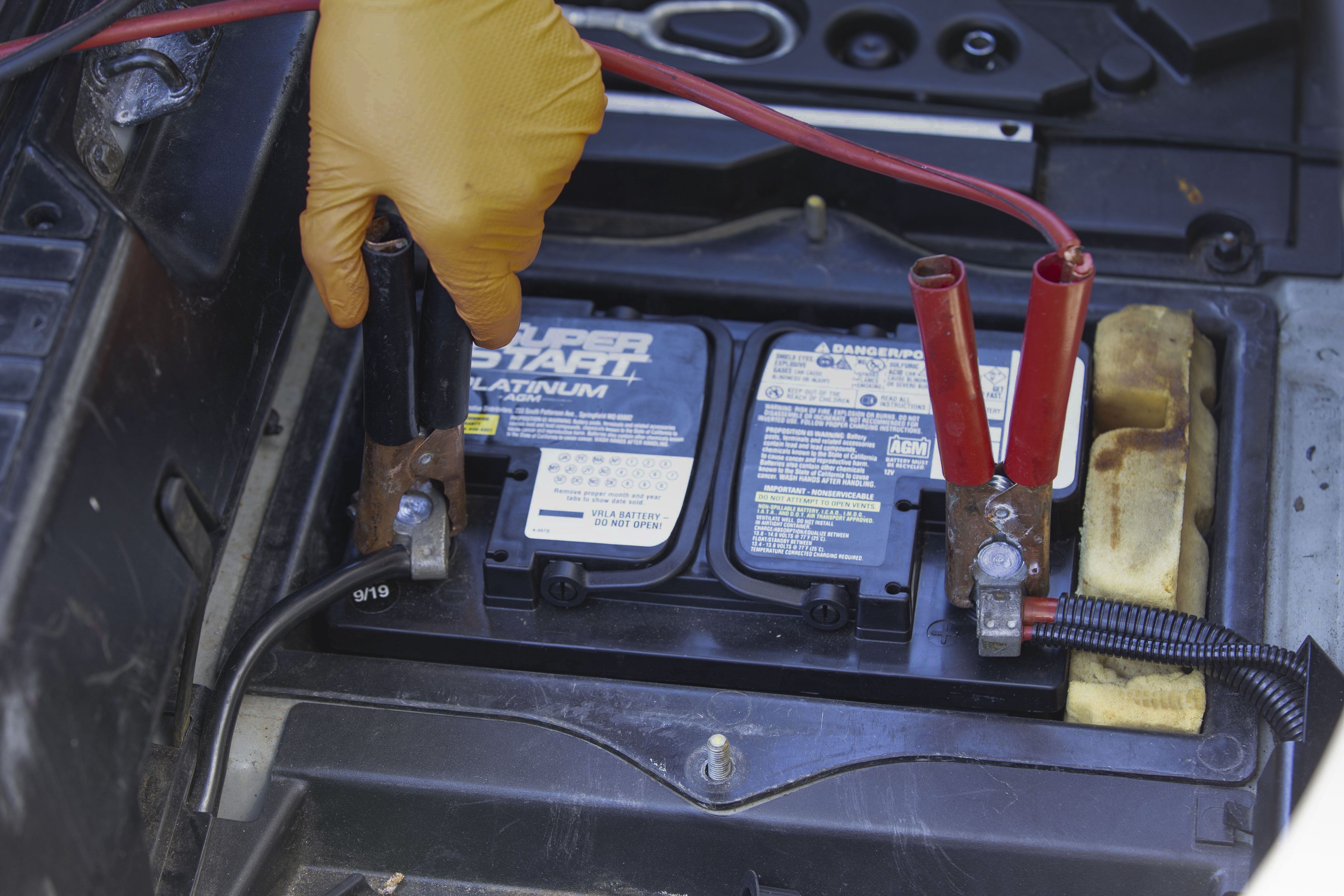 jump charging a car battery