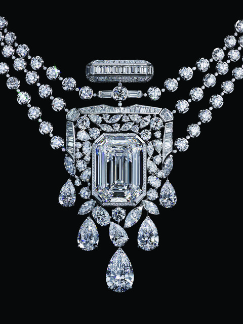 necklace in 18k white gold and diamonds by chanel high jewellery