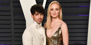 https://hips.hearstapps.com/hmg-prod.s3.amazonaws.com/images/joe-jonas-and-sophie-turner-attend-the-2019-vanity-fair-news-photo-1581530796.jpg?crop=1.00xw:0.334xh;0,0.0620xh&resize=300:*