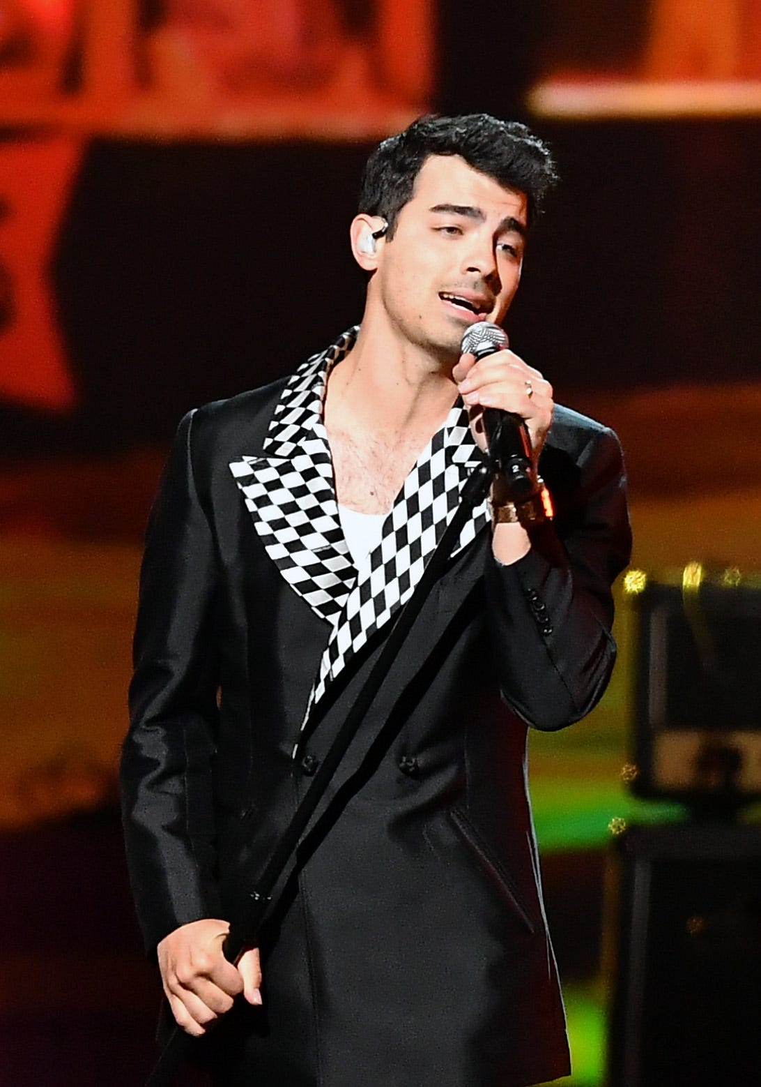 Joe Jonas Dyed His Hair Neon Pink For Breast Cancer Awareness News Reader Board