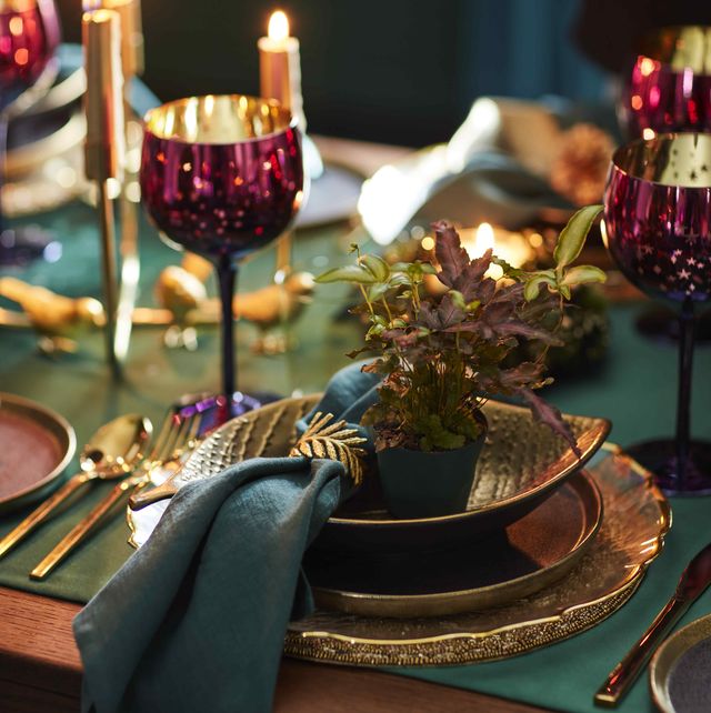 16 christmas plates for your dinner table