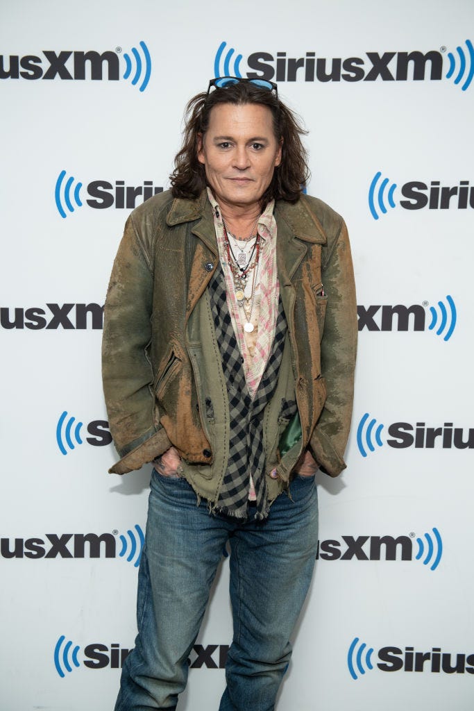 Johnny Depp, unrecognizable: nothing like shaving, dyeing gray hair and losing a few kilos