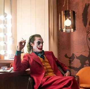 Joker's Joaquin Phoenix says losing 3 stone was "very ...