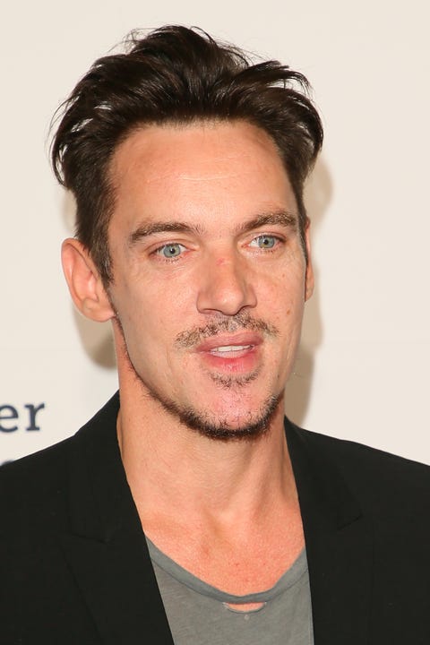 39 Celebrities With Different Colored Eyes Famous People With Heterochromia Iridum 39 Celebrities With Different Colored Eyes Famous People With Heterochromia Iridum