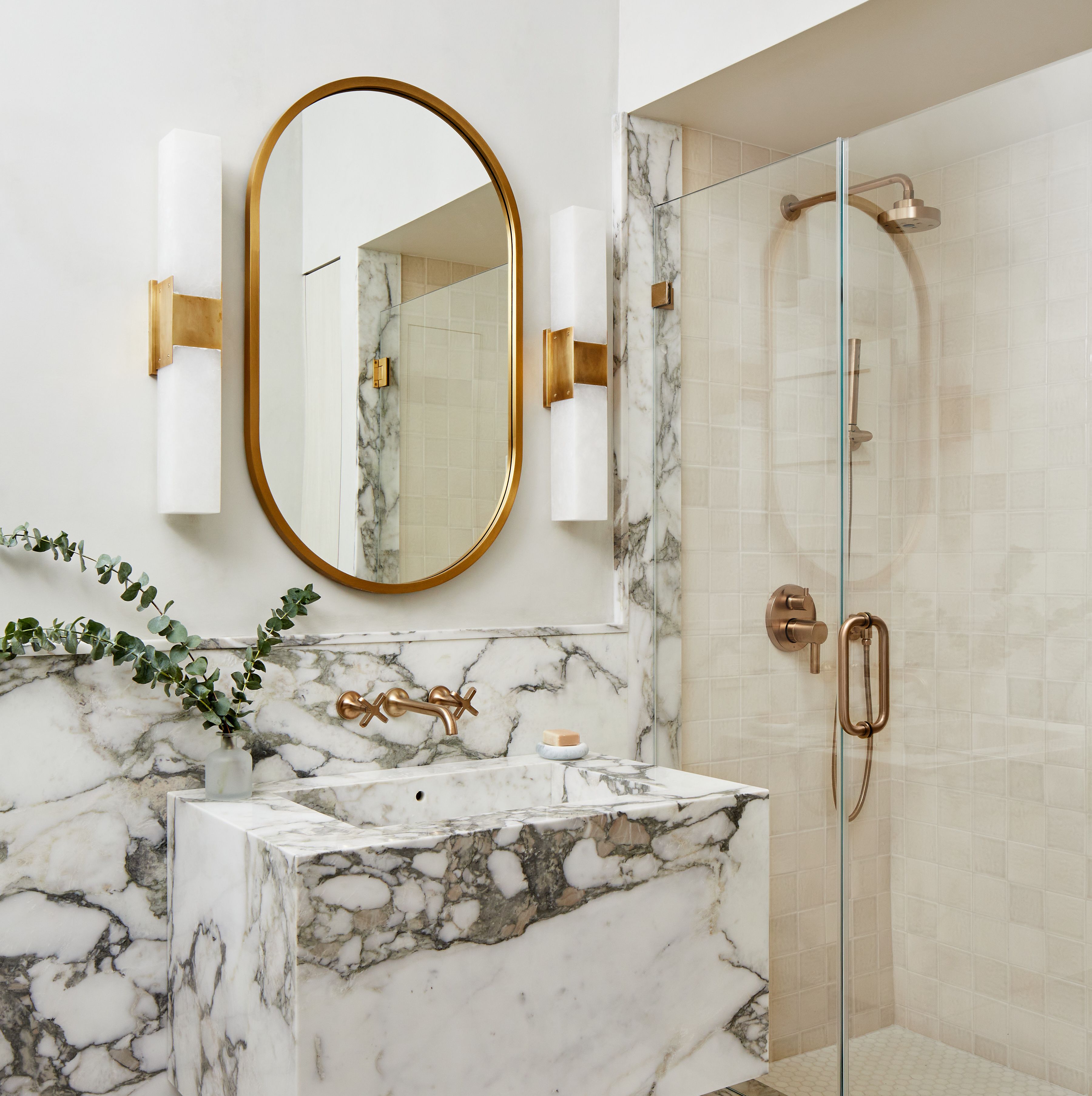 A Drab Bathroom Becomes a Luxe Retreat