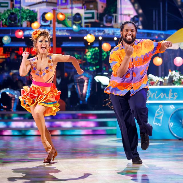 jowita przystal and hamza yassin on strictly come dancing, week 4