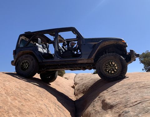 2021 Jeep Wrangler Rubicon Extreme Recon Rock Crawling