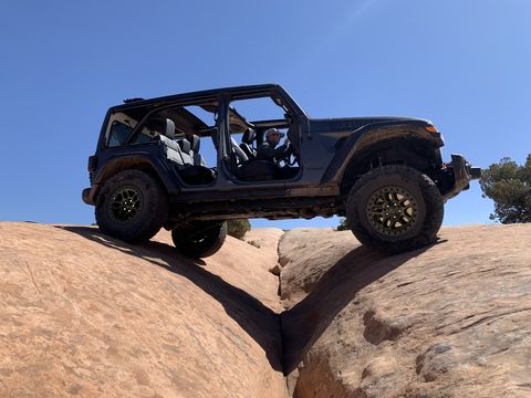 Jeep Gives the Wrangler 35-Inch Tires,  Gears to One-Up Bronco Sasquatch