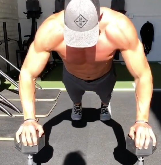 Jeremy Scotts 3 Move Dumbbell Chest Workout For More Muscle