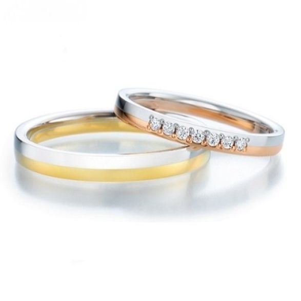 ヴァンドーム青山とカフェリングのコンビの結婚指輪。