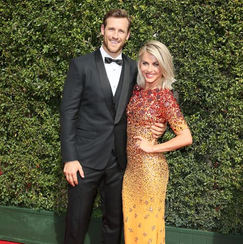 https://hips.hearstapps.com/hmg-prod.s3.amazonaws.com/images/julianne-hough-and-brooks-laich-attend-the-2015-creative-news-photo-1581024092.jpg?crop=1.00xw:0.762xh;0,0.0116xh&resize=480:*