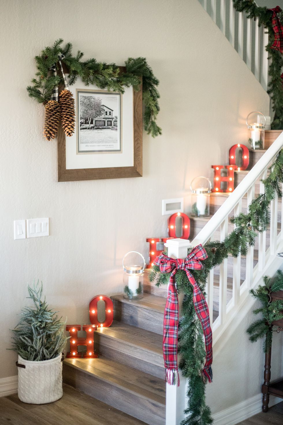 xmas decorating ideas staircases