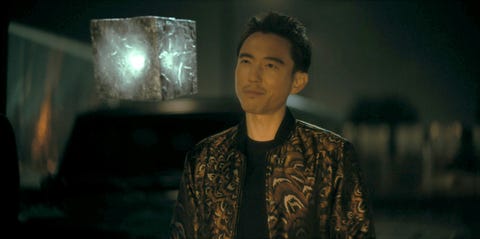 justin h min as ben hargreeves, umbrella academy, season 3