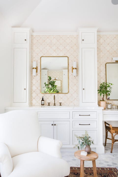 28 Bathroom Wallpaper Ideas That Will Inspire You To Be Bold Wallpaper For Bathrooms