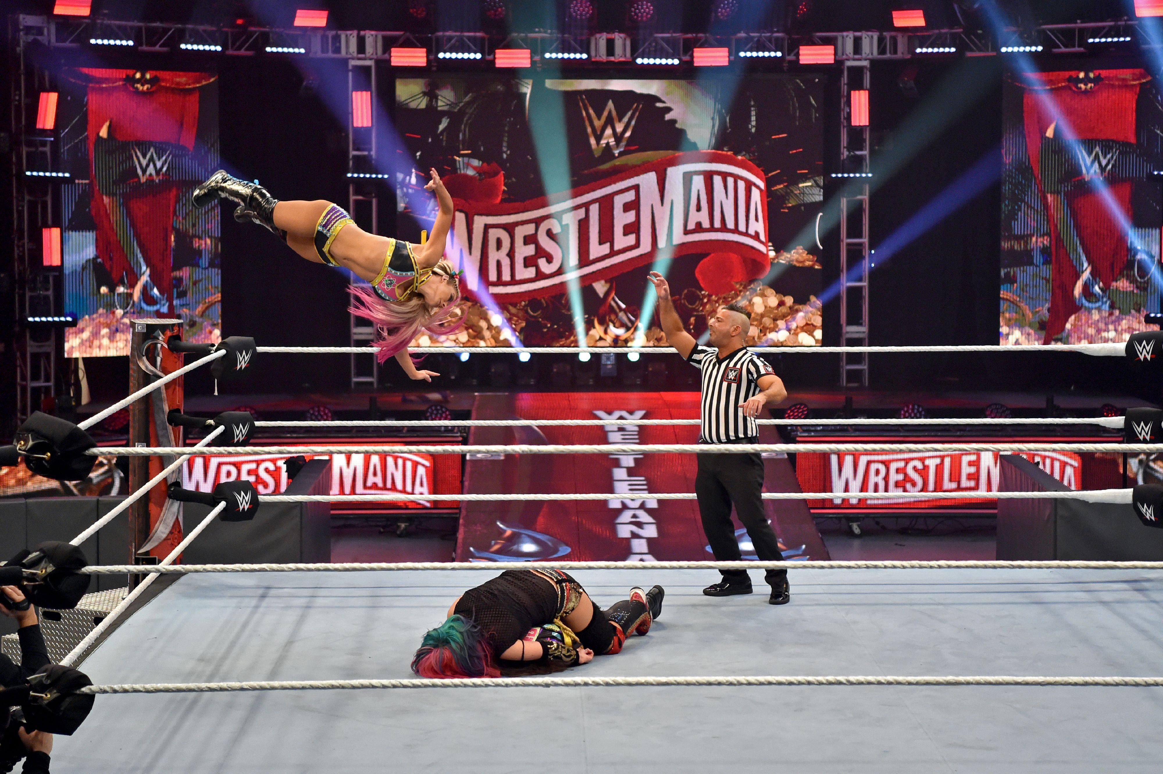 Wrestlemania 36 36 Stunning Pictures From The Strangest Mania