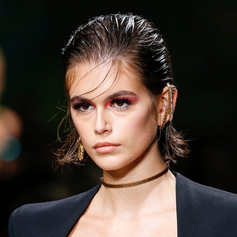 Kaia Gerber Versace Lente zomer 2020 kapsel