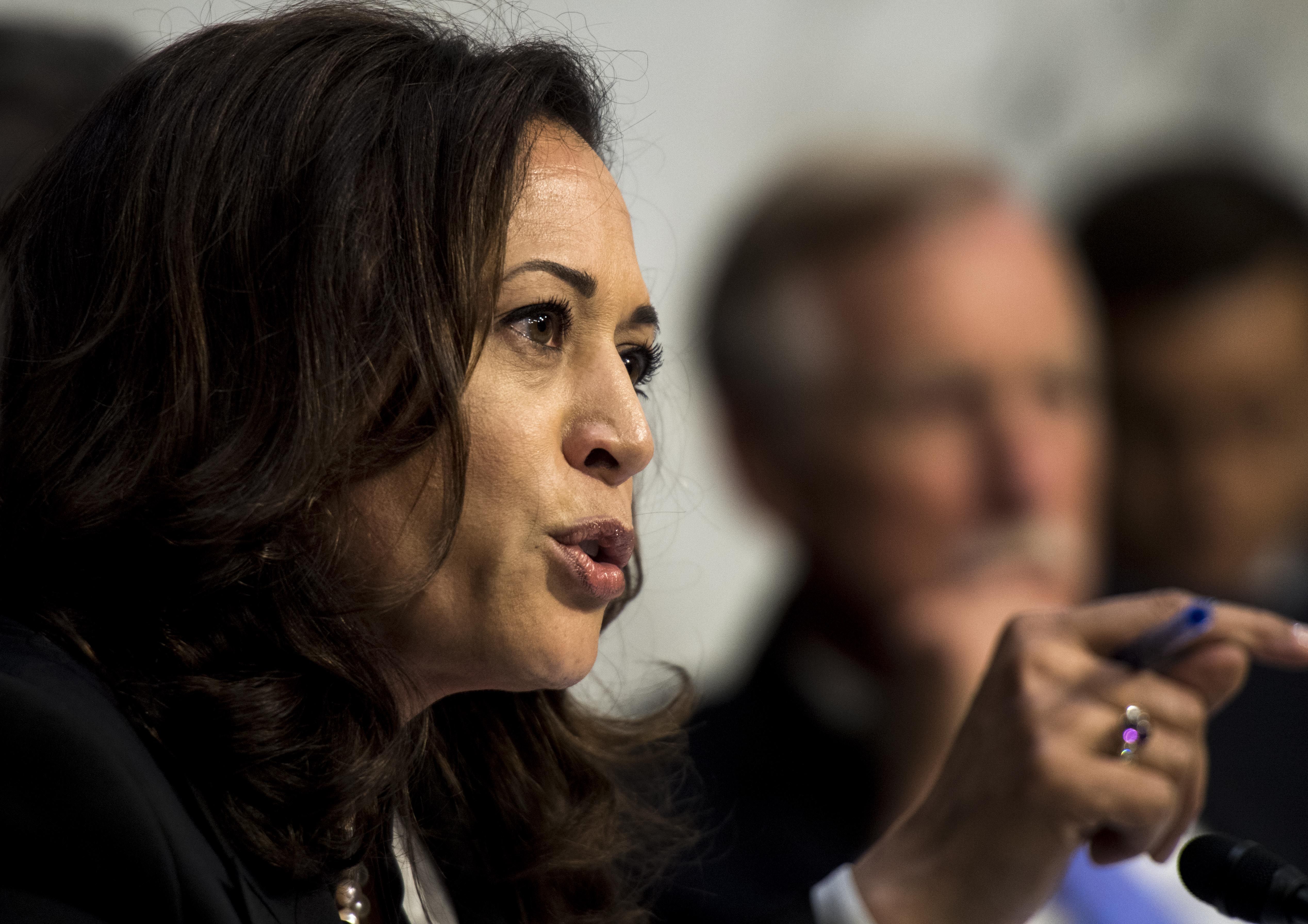 Kamala Harris Cut Off During Jeff Sessions Hearing -- Kamala Harris's ...