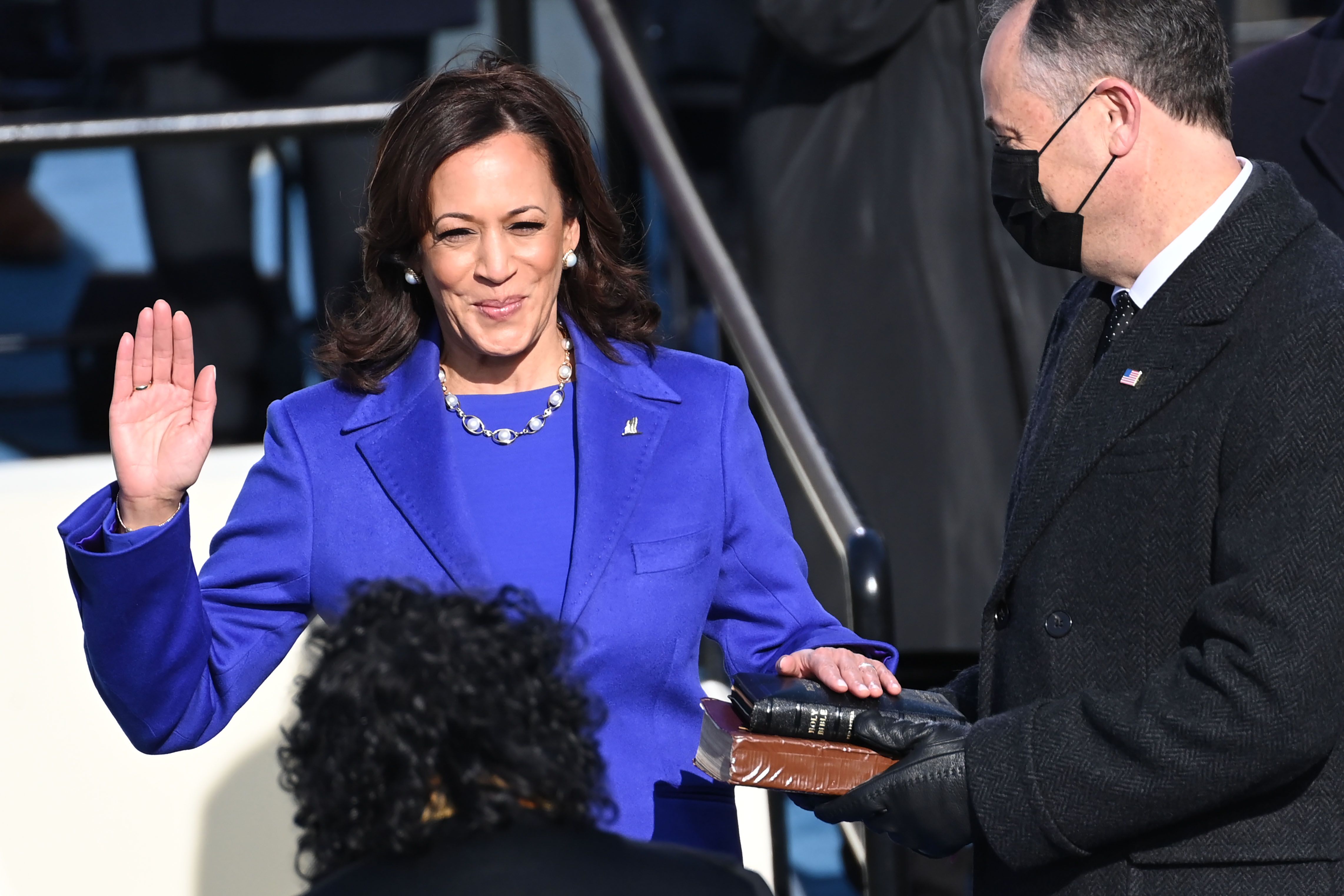 VP Kamala Harris Wears a Pearl Necklace at the 2021 Inauguration