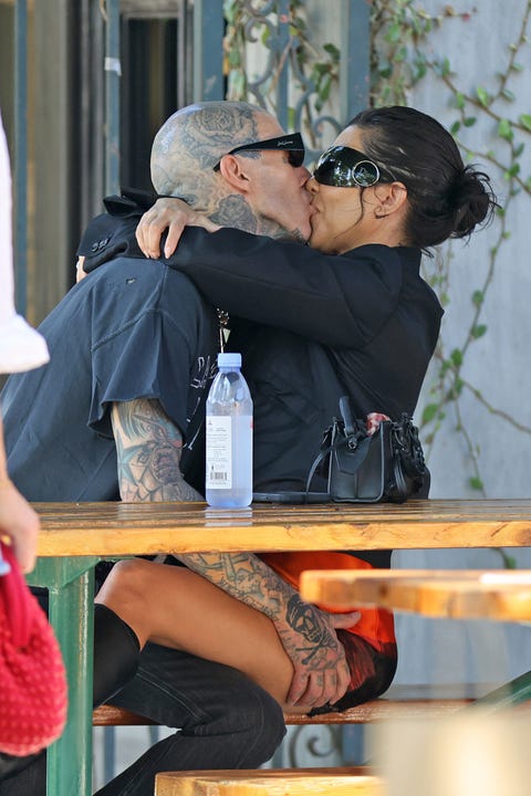 travis barker and kourtney kardashian making out in malibu