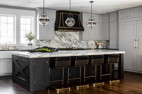 Featured image of post Modern Kitchen Kitchen Cabinet Color Trends 2021 / Especially fashionable is the dusty colors trend for handleless design kitchens or modern country kitchens, where the new dark gray, slate and graphite shades are an interesting alternative for classic white kitchens in.